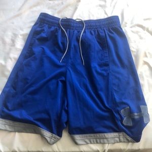 Barely worn under armour gym shorts